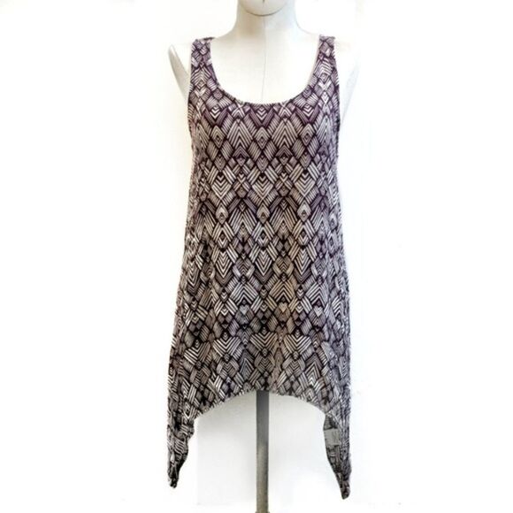 Painted Threads | Sharkbite Hem Chevron Print Tank | XS - Picture 2 of 8